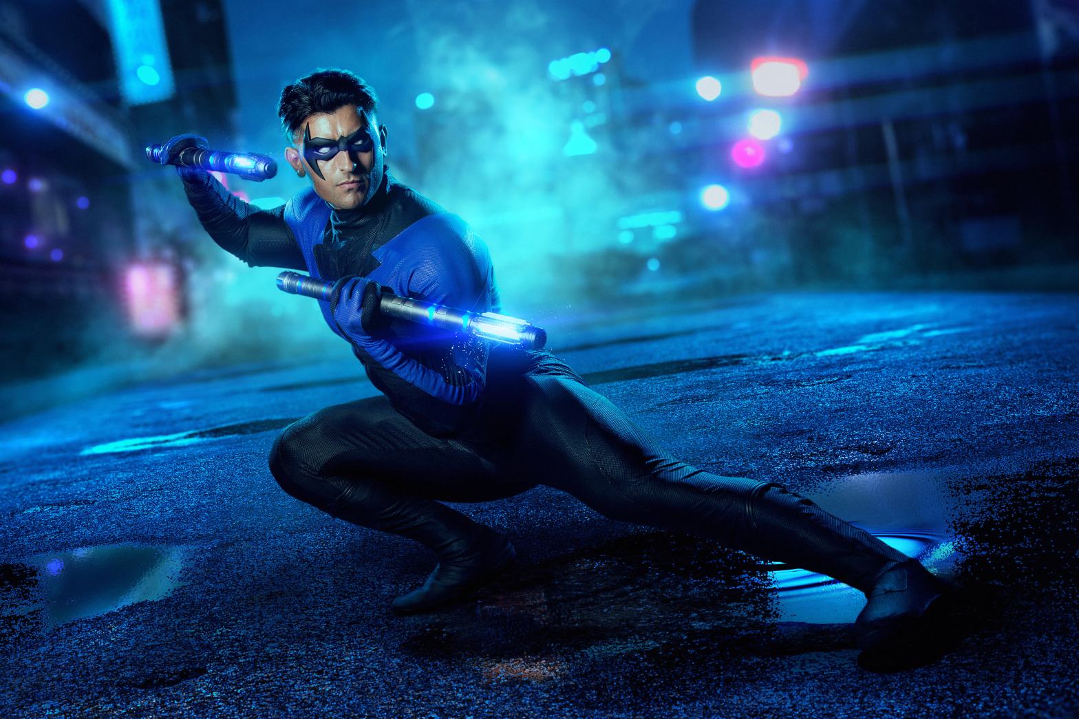 Interview: Nightwing cosplayer Masked Mateo